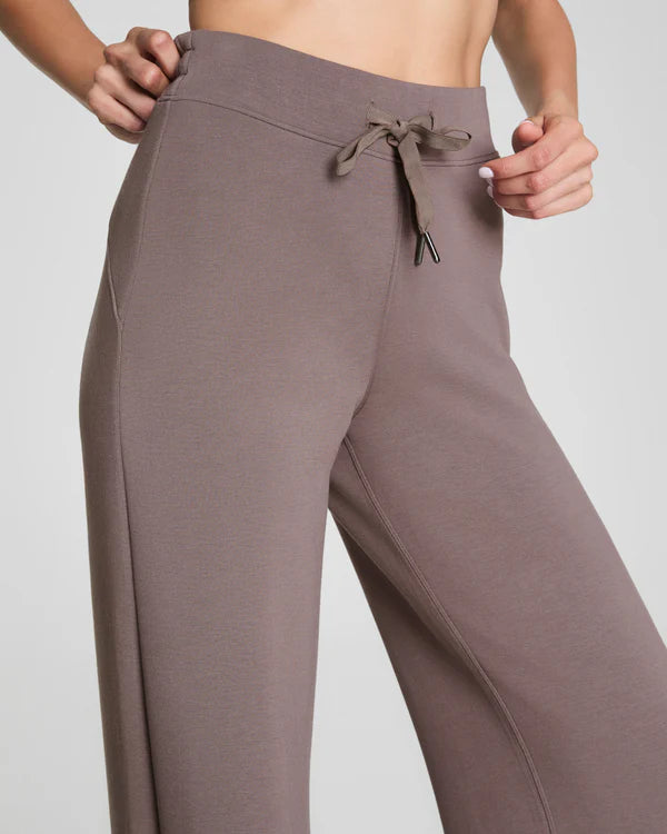 Airessentials Wide Leg Pant