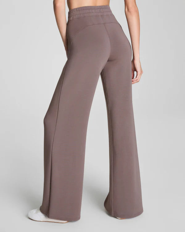 Airessentials Wide Leg Pant
